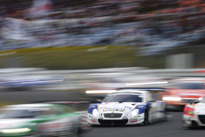 決勝レース: 伊藤大輔／アンドレア・カルダレッリ組（GT500:KeePer TOM'S SC430）