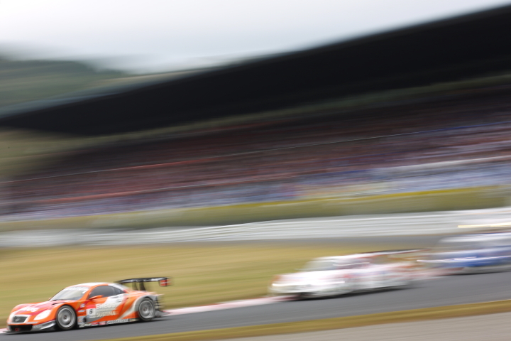 決勝レース: 大嶋和也／国本雄資組（GT500: ENEOS SUSTINA SC430）