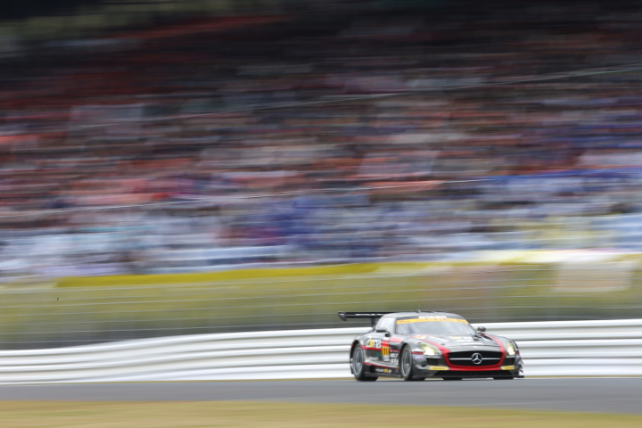 決勝レース: 平中克幸／ビヨン・ビルドハイム組（GT300:GAINER DIXCEL SLS）