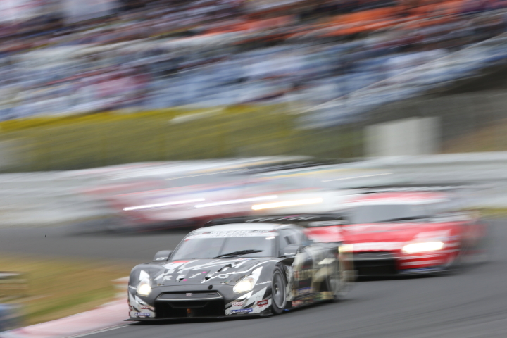 決勝レース: 本山哲／関口雄飛組（GT500:REITO MOLA GT-R）