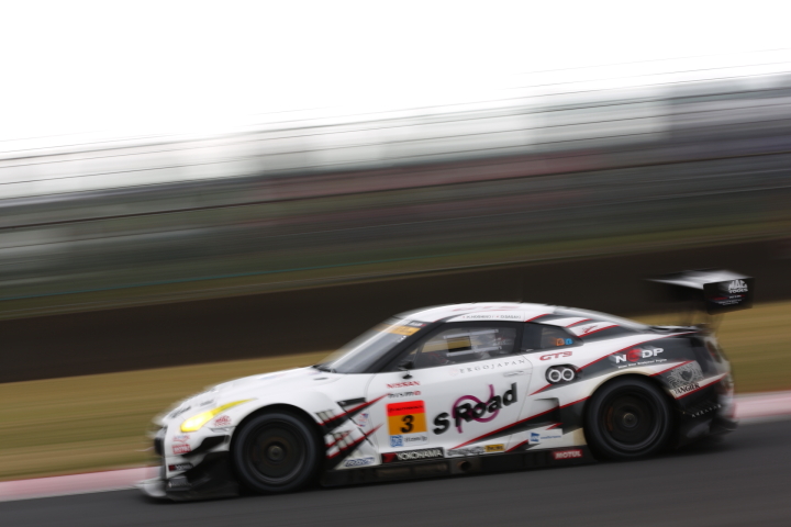 決勝レース: 星野一樹／佐々木大樹組（GT300:S Road NDDP GT-R）
