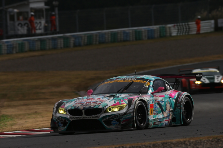 決勝レース: 谷口信輝／片岡龍也組（GT300:GSR 初音ミク　BMW）