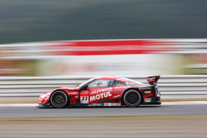 決勝レース: 柳田真孝／ロニー・クインタレッリ組（GT500:MOTUL AUTECH GT-R）