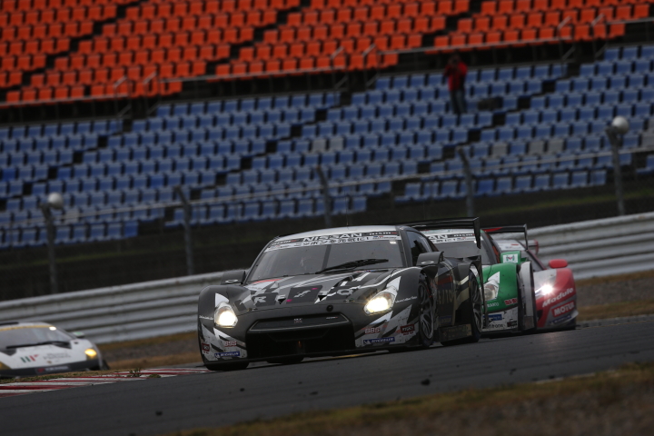 決勝レース: 本山哲／関口雄飛組（GT500:REITO MOLA GT-R）