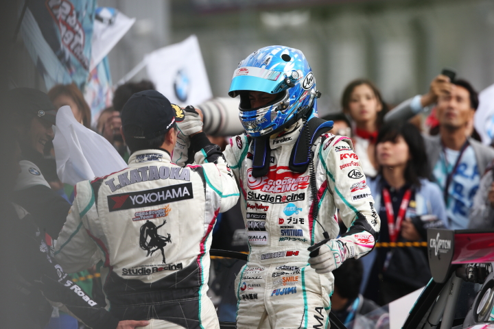 決勝レース: GT300クラスで優勝した谷口信輝／片岡龍也組（GT300:GSR 初音ミク　BMW）