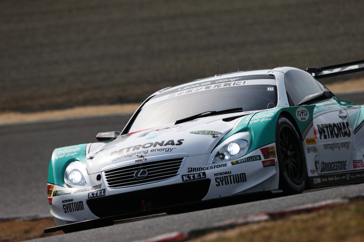 PETRONAS TOM'S SC430（中嶋一貴／ジェームス・ロシター組）