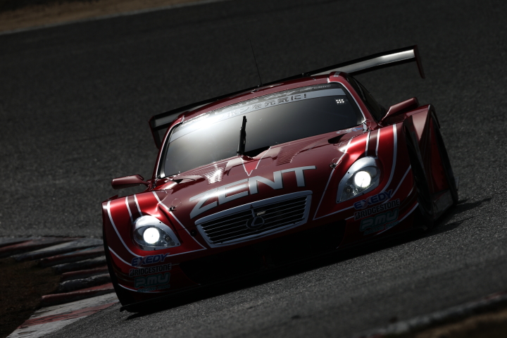 ZENT CERUMO SC430（立川祐路／平手晃平組）