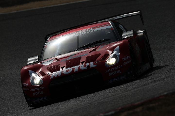 MOTUL AUTECH GT-R（柳田真孝／ロニー・クインタレッリ組）