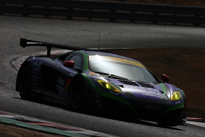 エヴァRT初号機アップルMP4-12C（高橋一穂／加藤寛規組）