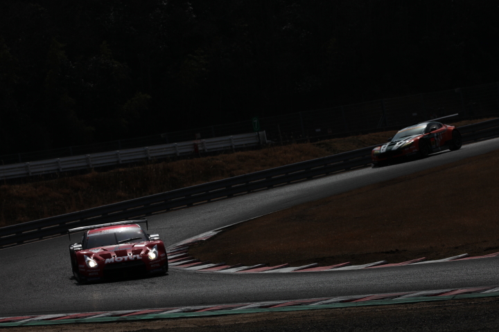 MOTUL AUTECH GT-R（柳田真孝／ロニー・クインタレッリ組）