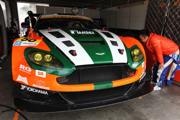 Exe Aston Martin（加納政樹／安岡秀徒組）