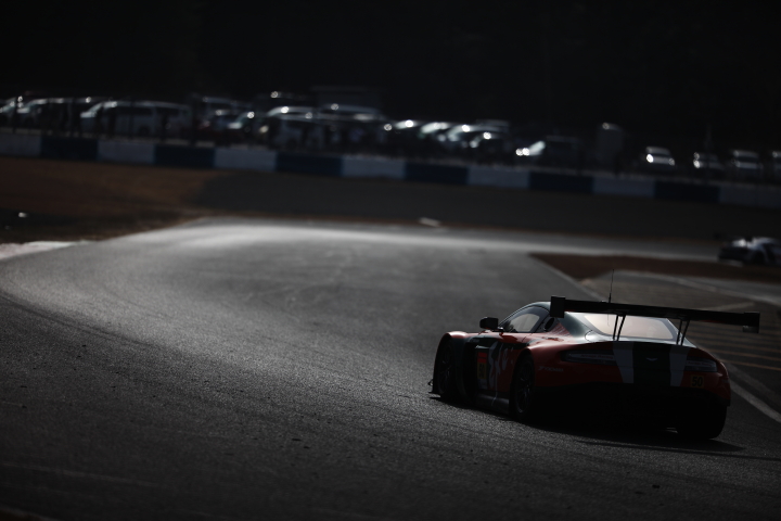 Exe Aston Martin（加納政樹／安岡秀徒組）