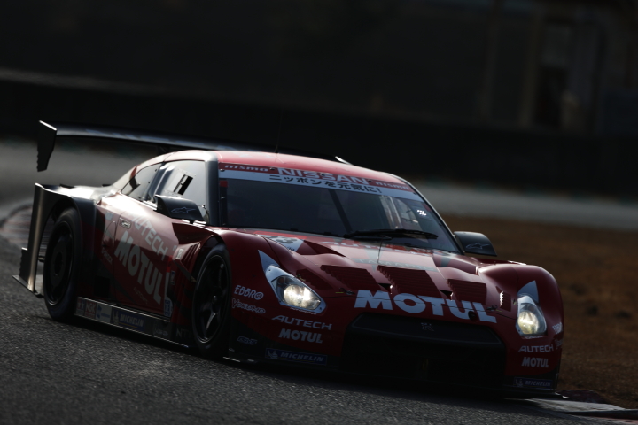 MOTUL AUTECH GT-R（柳田真孝／ロニー・クインタレッリ組）