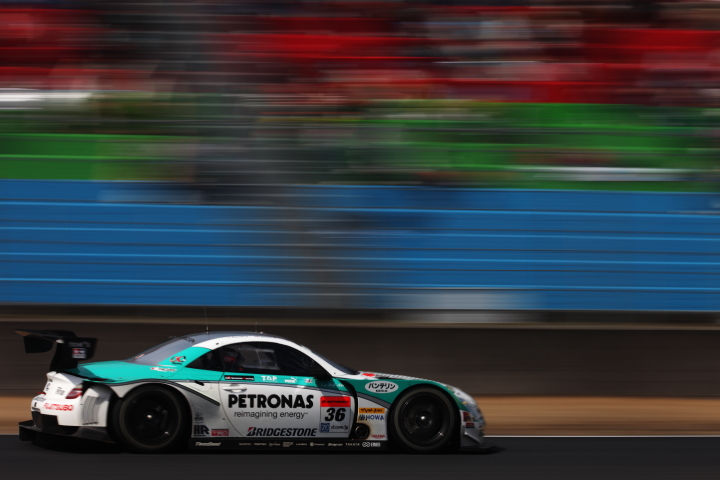 PETRONAS TOM'S SC430（中嶋一貴／ジェームス・ロシター組）