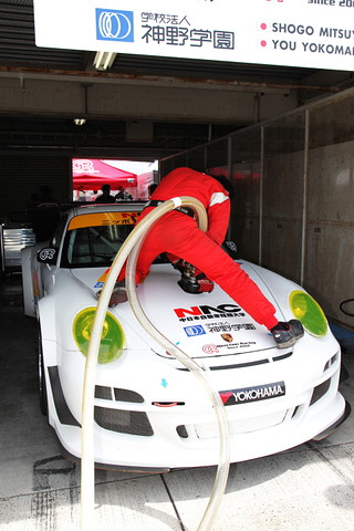 PACIFIC DIRECTION RACING（密山祥吾／横幕ゆぅ組）