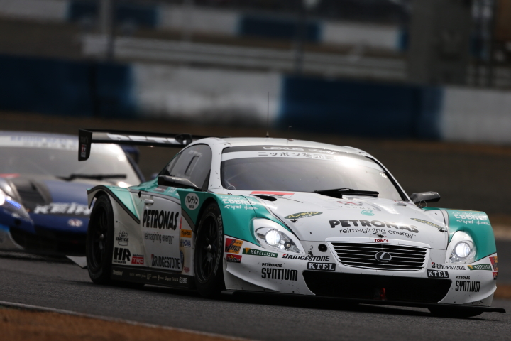 PETRONAS TOM'S SC430（中嶋一貴／ジェームス・ロシター組）