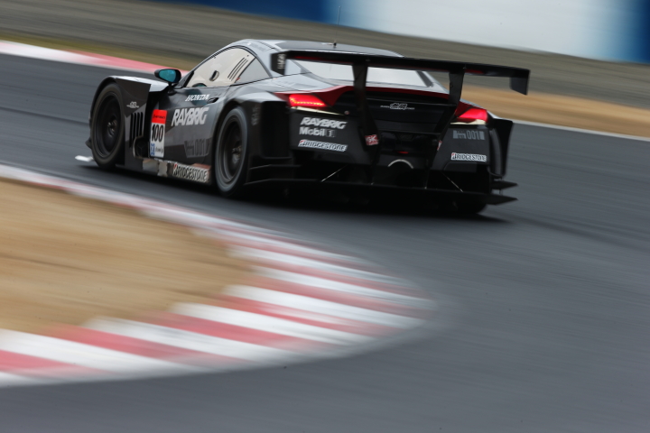 RAYBRIG HSV-010（伊沢拓也／小暮卓史組）