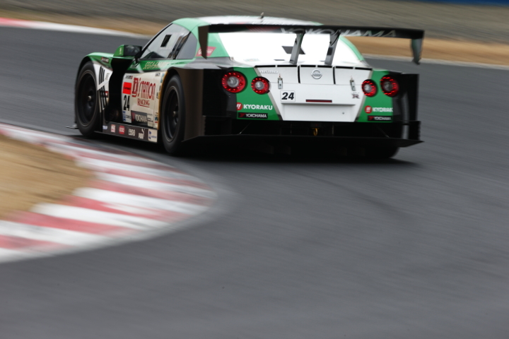 D'station ADVAN GT-R（安田裕信／ミハエル・クルム組）