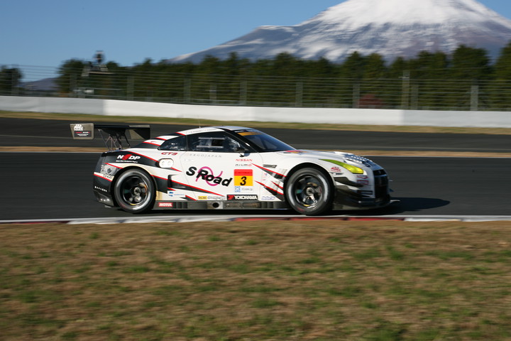 GT300クラスレース1ポールポジションは佐々木大樹（S Road NDDP GT-R）