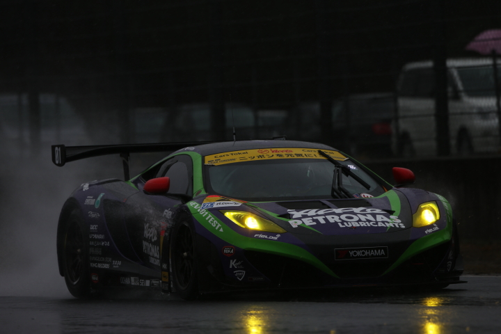 エヴァRT初号機アップルMP4-12C（高橋一穂／加藤寛規組）