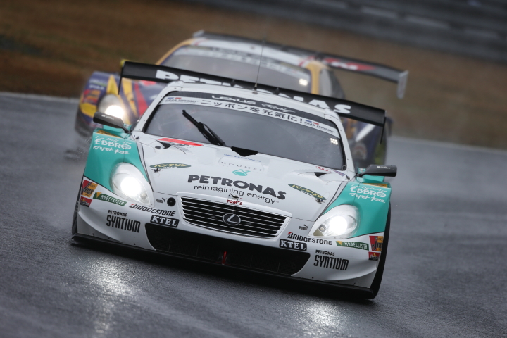 PETRONAS TOM'S SC430（中嶋一貴／ジェームス・ロシター組）