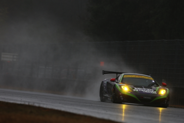 エヴァRT初号機アップルMP4-12C（高橋一穂／加藤寛規組）