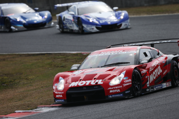 MOTUL AUTECH GT-R（柳田真孝／ロニー・クインタレッリ組）