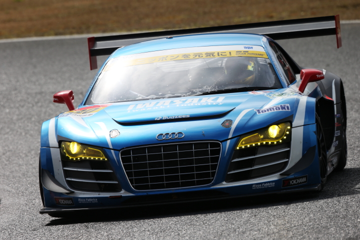 IWASAKI apr R8（岩崎祐貴／ファイルーズ・ファウジー組）