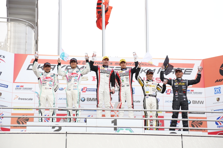 GT300クラスの暫定表彰式