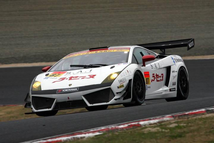 公式練習: GT300クラストップタイムはラ・セーヌランボルギーニGT3（山内英輝／吉本大樹組）