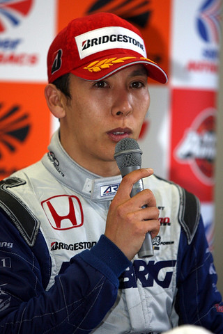 決勝記者会見: GT500クラス優勝の小暮卓史（RAYBRIG HSV-010）