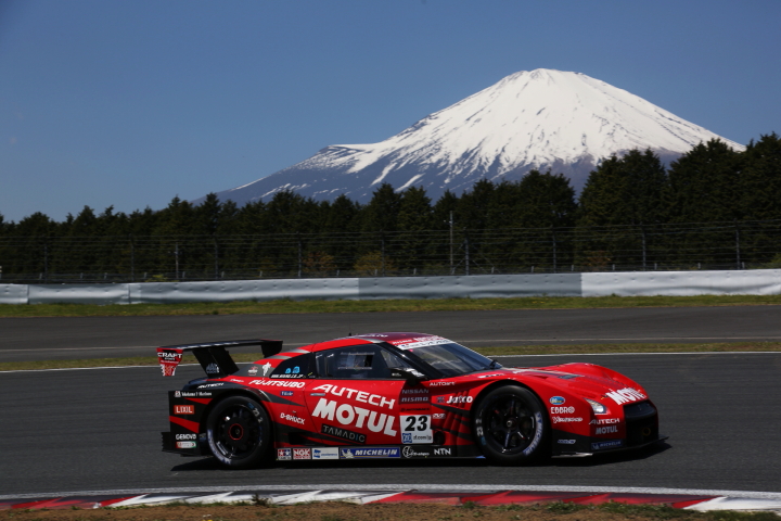 MOTUL AUTECH GT-R（柳田真孝／ロニー・クインタレッリ組）