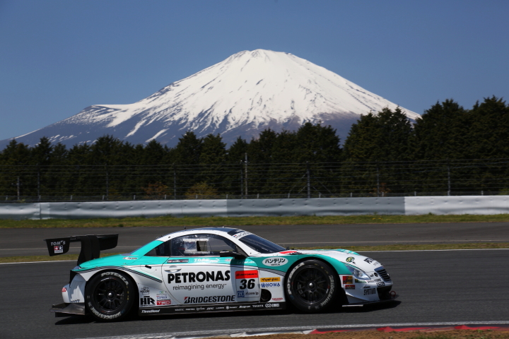 PETRONAS TOM'S SC430（中嶋一貴／ジェームス・ロシター組）