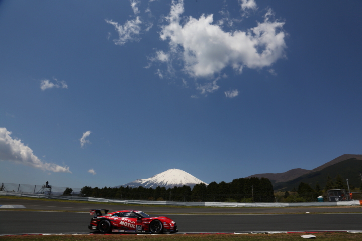 MOTUL AUTECH GT-R（柳田真孝／ロニー・クインタレッリ組）