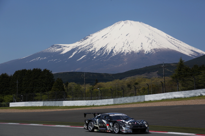 REITO MOLA GT-R （本山哲／関口雄飛組）