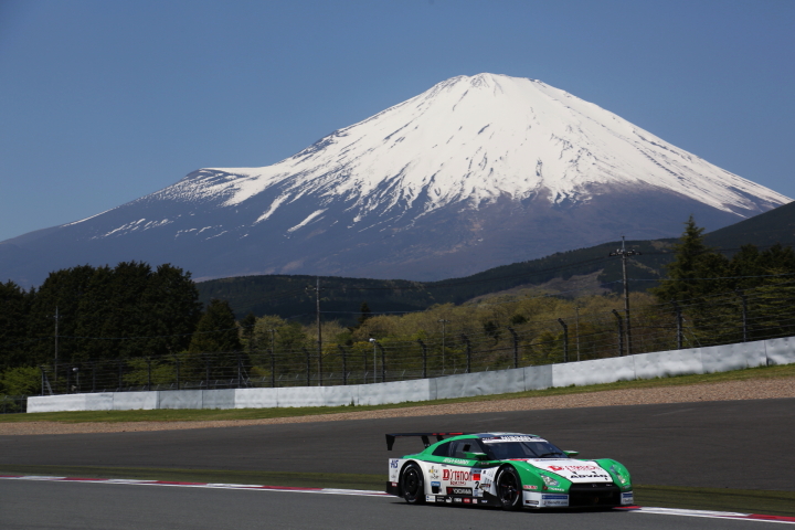 D'station ADVAN GT-R（安田裕信／ミハエル・クルム組）