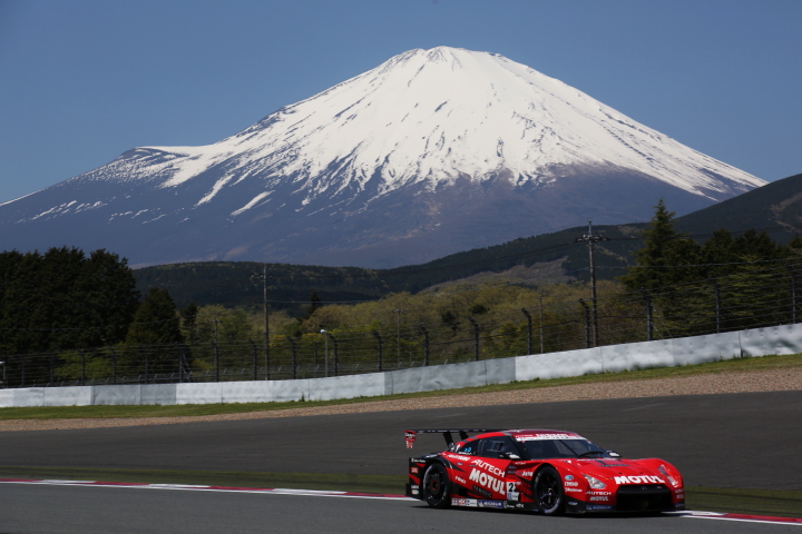 MOTUL AUTECH GT-R（柳田真孝／ロニー・クインタレッリ組）