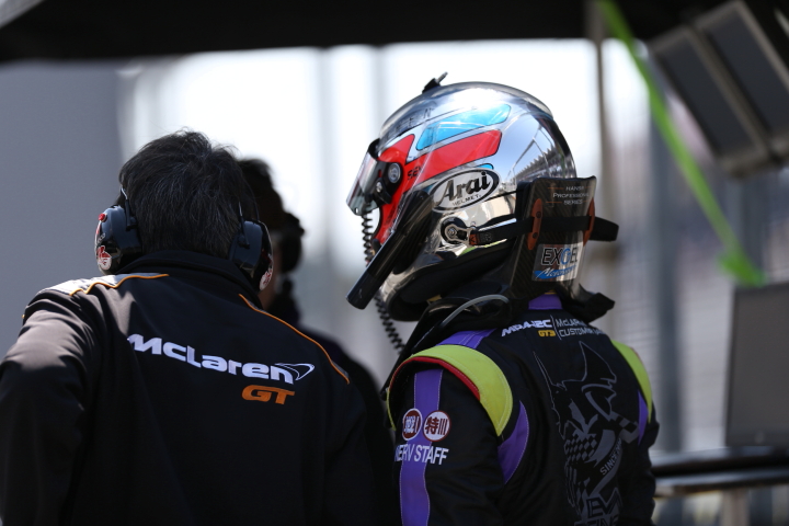 加藤寬規（エヴァRT初号機アップルMP4-12C）