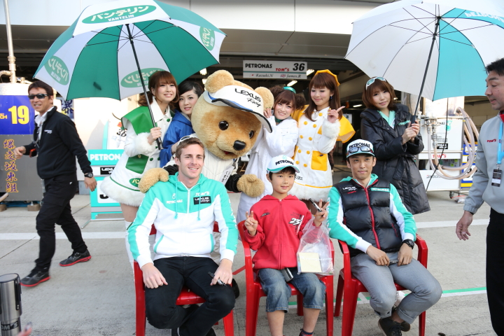 PETRONAS TOM'S SC430（中嶋一貴／ジェームス・ロシター組）