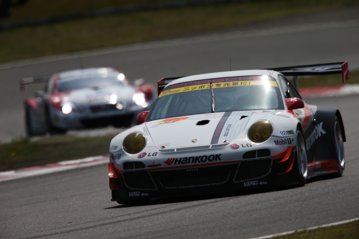 HANKOOK PORSCHE（影山正美／藤井誠暢組）