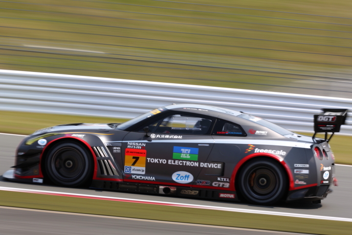 OGT Bonds Racing GT-R（イゴール・スシュコ／井出有冶組）