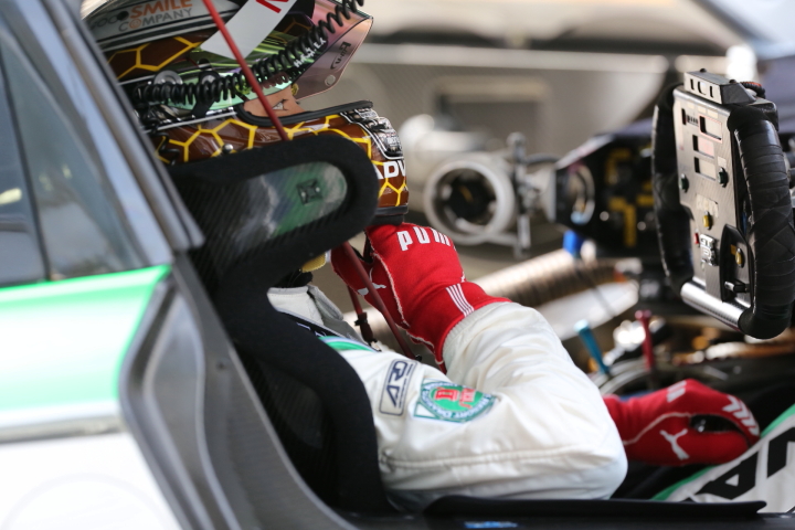 安田裕信（D'station ADVAN GT-R）