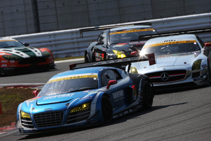 IWASAKI apr R8（岩崎祐貴／ファイルーズ・ファウジー／小林賢二組）