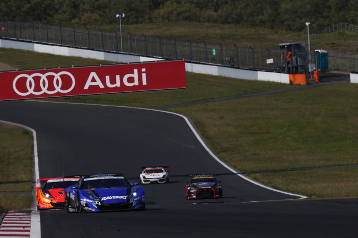 RAYBRIG HSV-010（伊沢拓也／小暮卓史組）