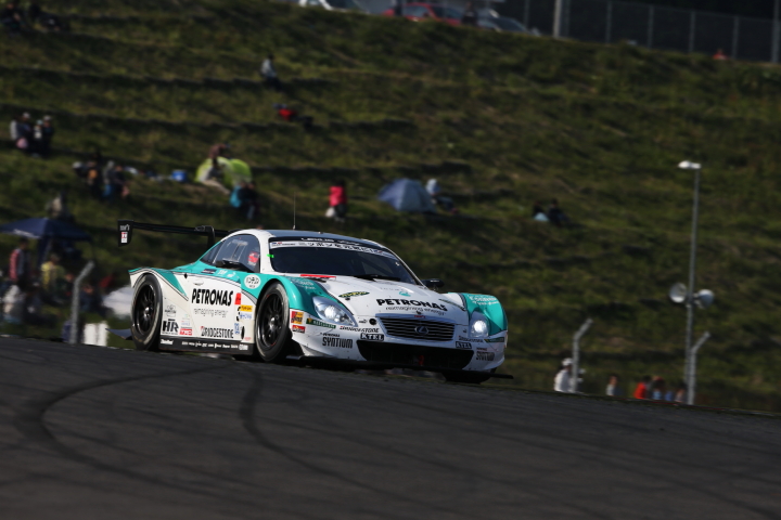 PETRONAS TOM'S SC430（中嶋一貴／ジェームス・ロシター組）