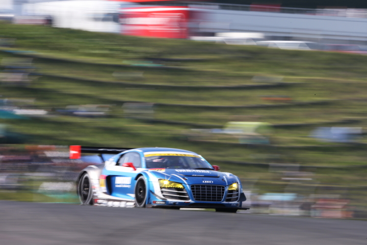 IWASAKI apr R8（岩崎祐貴／ファイルーズ・ファウジー／小林賢二組）