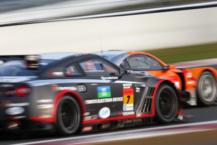 OGT Bonds Racing GT-R（イゴール・スシュコ／井出有冶組）