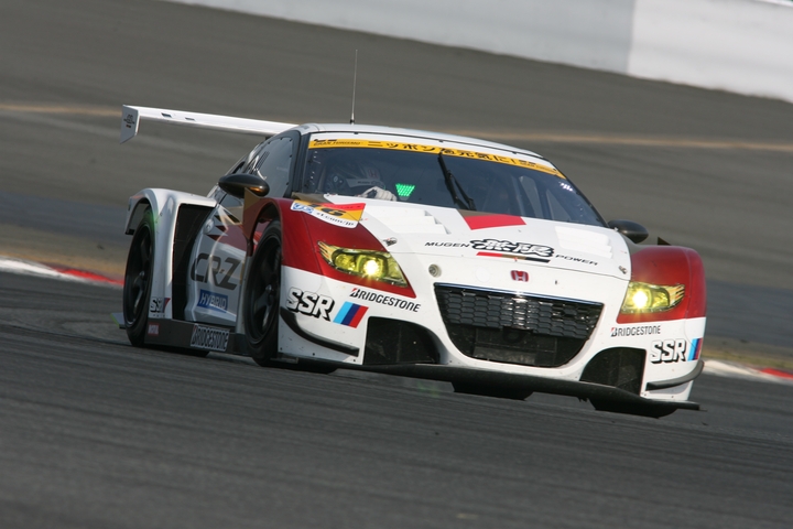 GT300クラス決勝2位はMUGEN CR-Z GT（武藤英紀／中山友貴組）