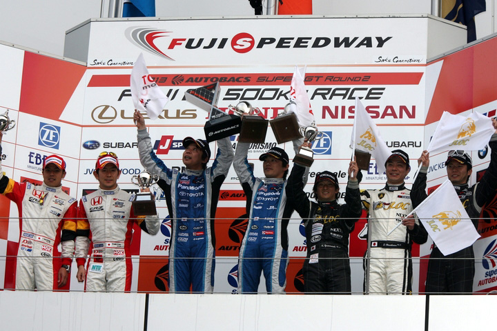 GT300クラスの暫定表彰式