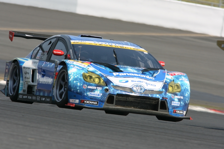 GT300クラス優勝はPanasonic apr PRIUS GT（新田守男／嵯峨宏紀組）